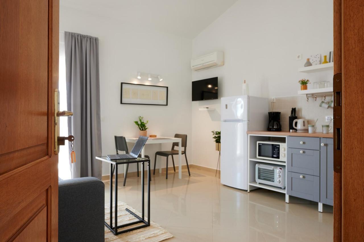 T&T Sea View Apartments โตรกีร์ ภายนอก รูปภาพ