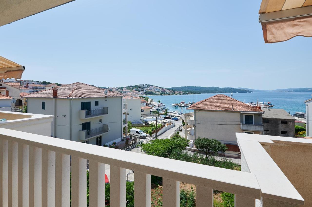 T&T Sea View Apartments โตรกีร์ ภายนอก รูปภาพ