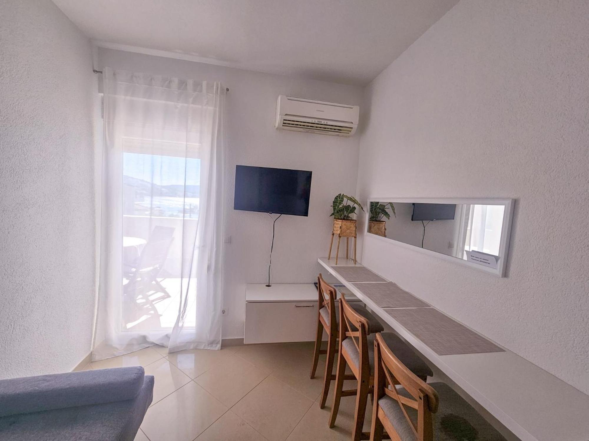 T&T Sea View Apartments โตรกีร์ ภายนอก รูปภาพ