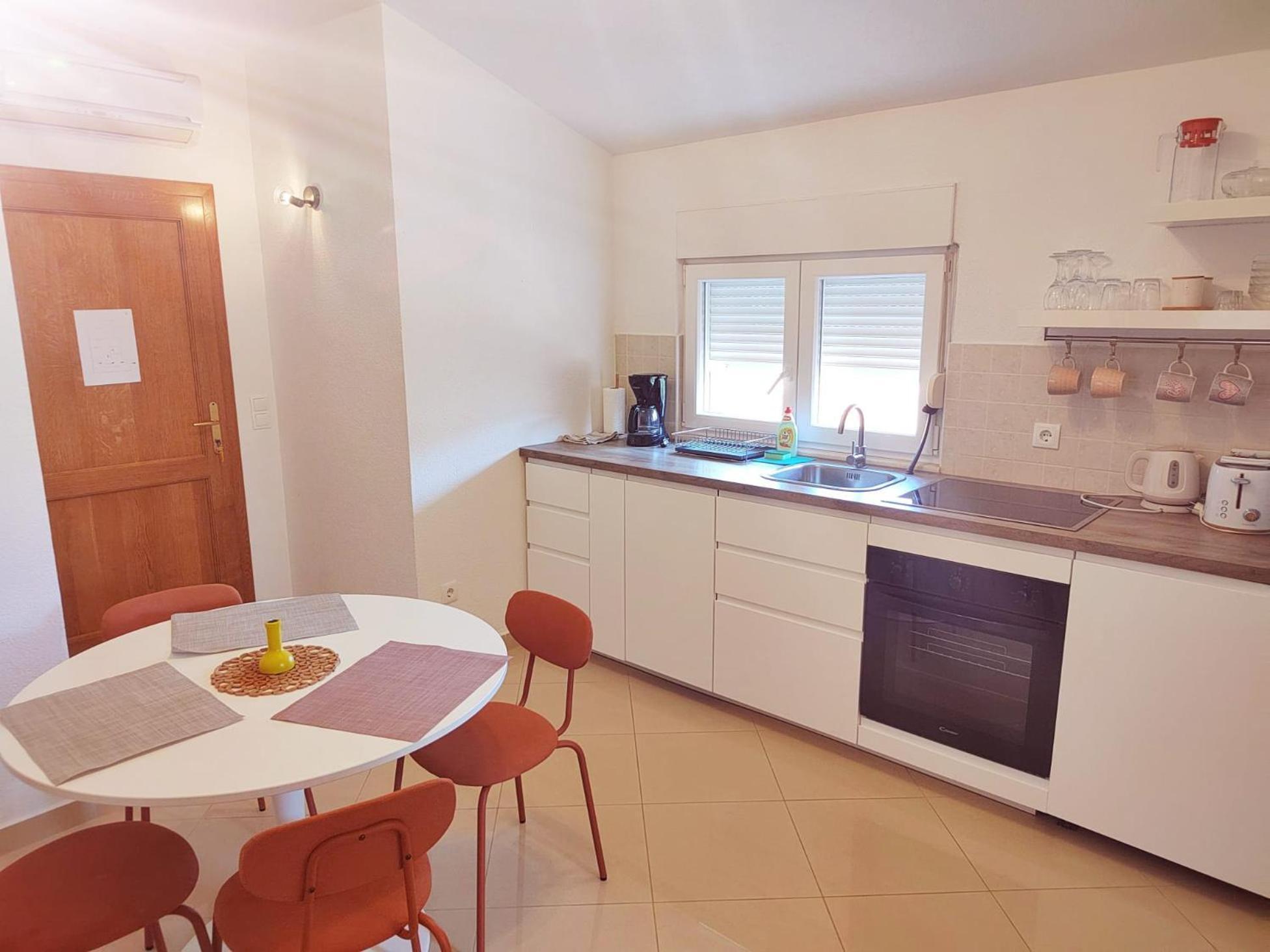 T&T Sea View Apartments โตรกีร์ ภายนอก รูปภาพ