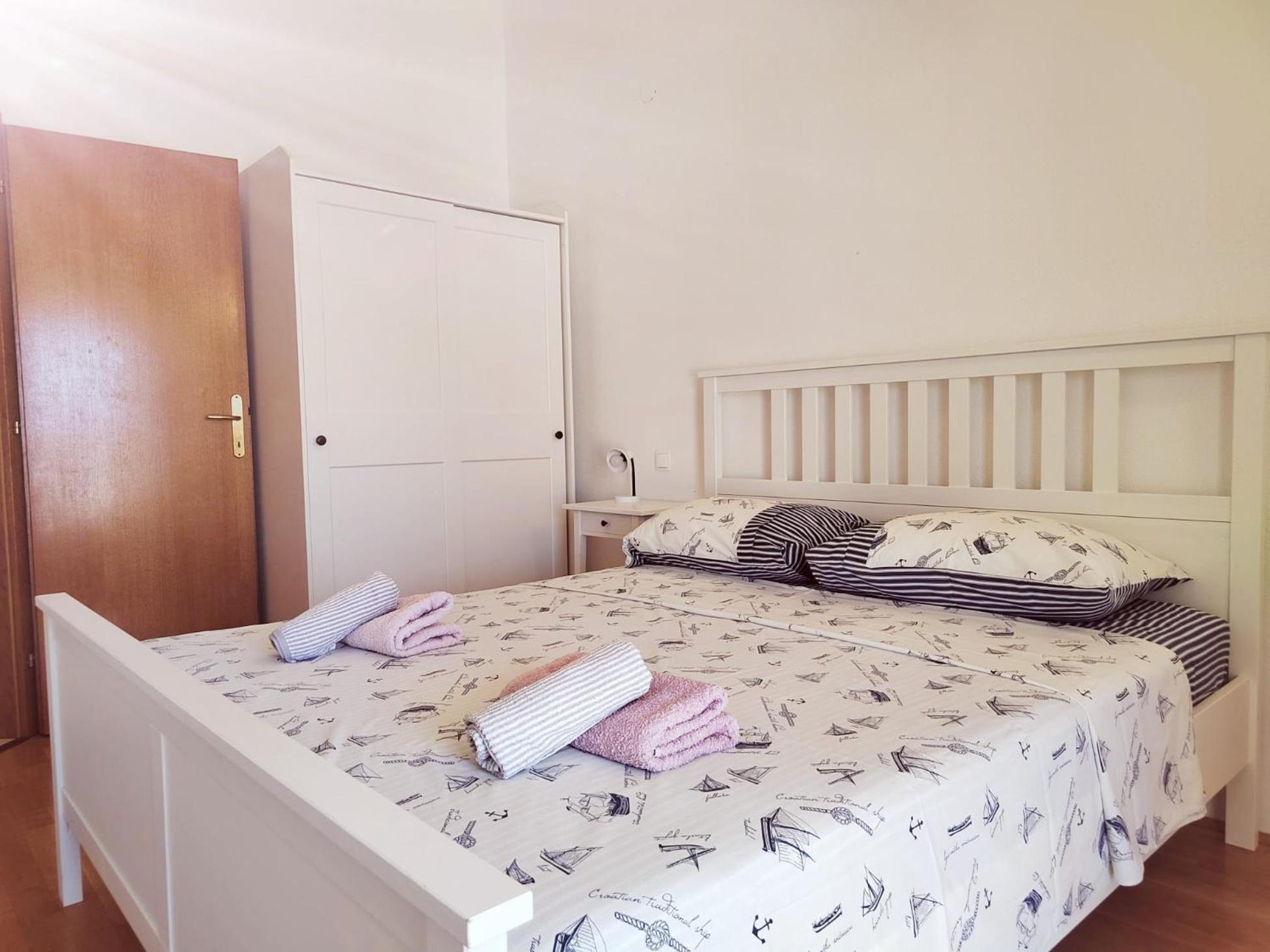 T&T Sea View Apartments โตรกีร์ ภายนอก รูปภาพ