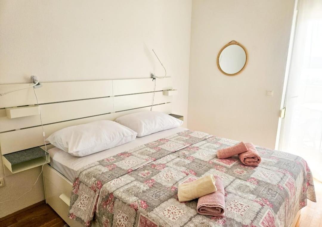 T&T Sea View Apartments โตรกีร์ ภายนอก รูปภาพ